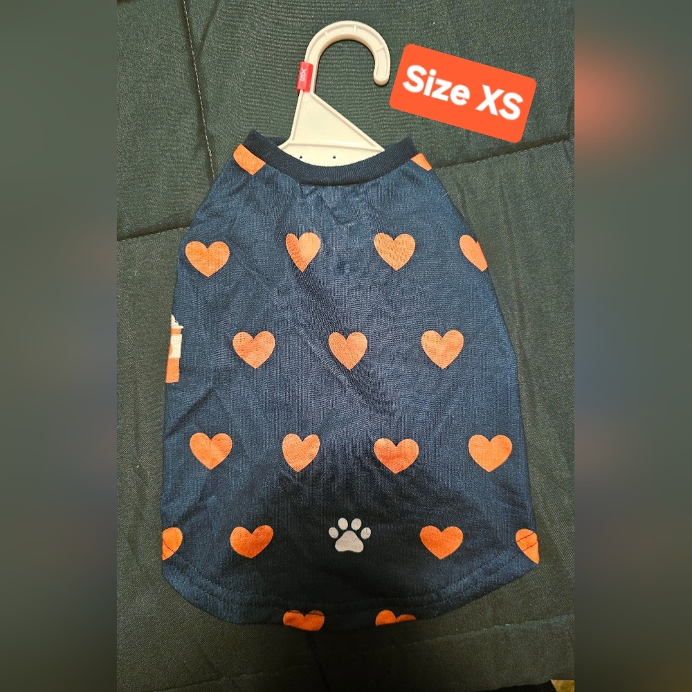 Top Paw Dog Shirt, Never Worn, Size XS Washable Polyester